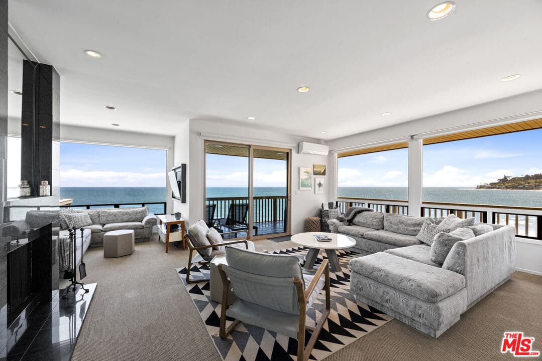 3 bd, 2 ba Condo in Malibu, CA — $15,000/mo — photo 1
