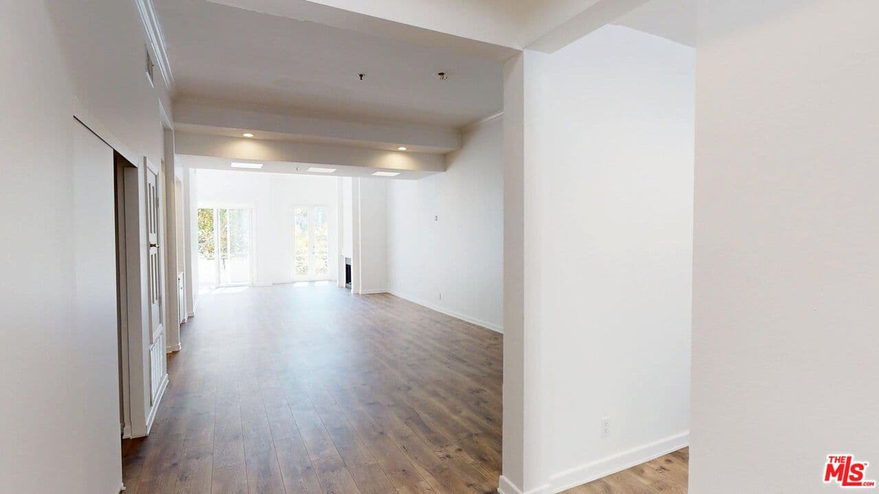 2 bd, 3 ba Apartment in Beverly Hills, CA — $5,995/mo — photo 2