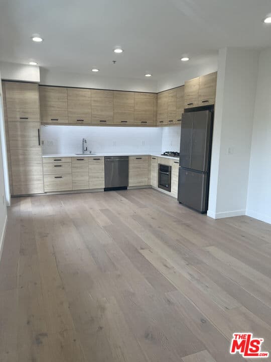 2 bd, 2 ba Condo in Playa Vista, CA — $4,895/mo — photo 2