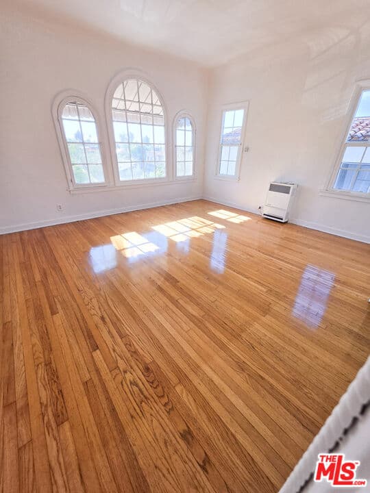 2 bd, 1 ba Apartment in Los Angeles, CA — $3,590/mo — photo 2