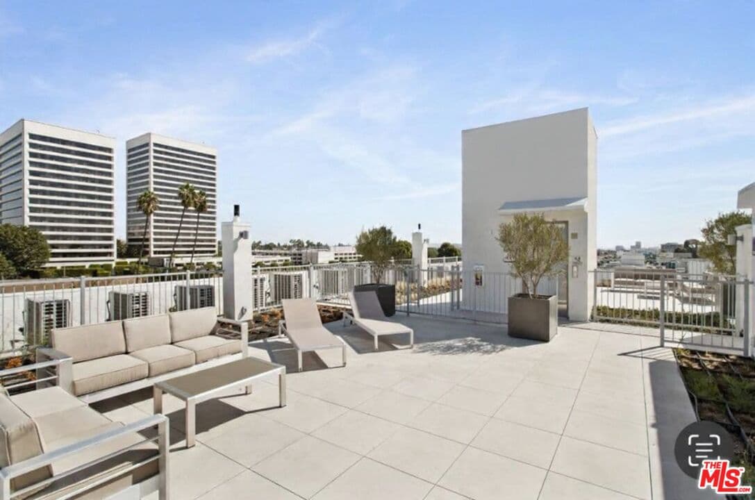 2 bd, 2 ba Apartment in Los Angeles, CA — $3,980/mo — photo 1