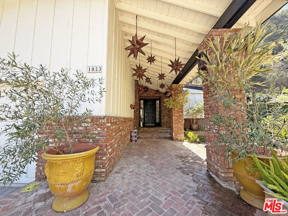 4 bd, 3 ba House in Los Angeles, CA — $18,000/mo — photo 2