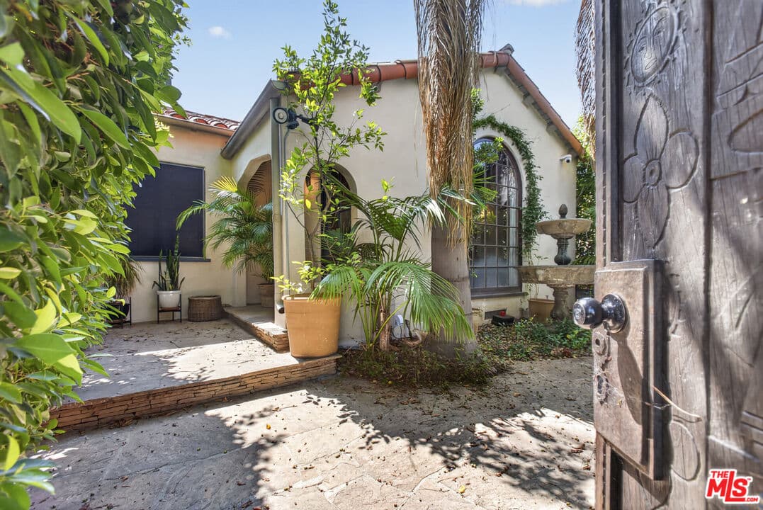 2 bd, 2 ba House in West Hollywood, CA — $7,750/mo — photo 2