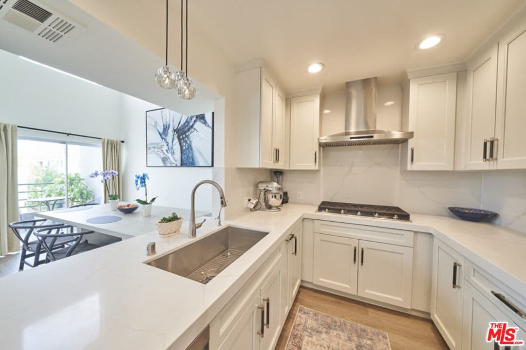 2BR Condo in Los Angeles β $6,499/mo