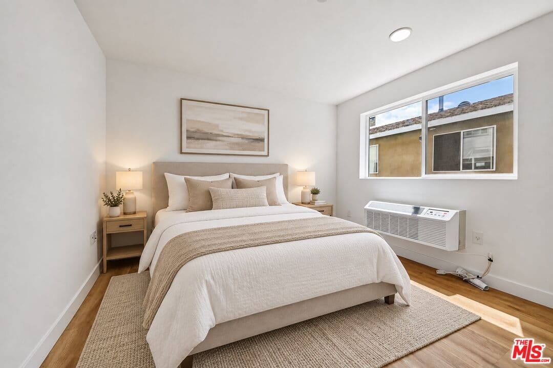 1 bd, 1 ba Townhouse in Los Angeles, CA — $1,999/mo — photo 2