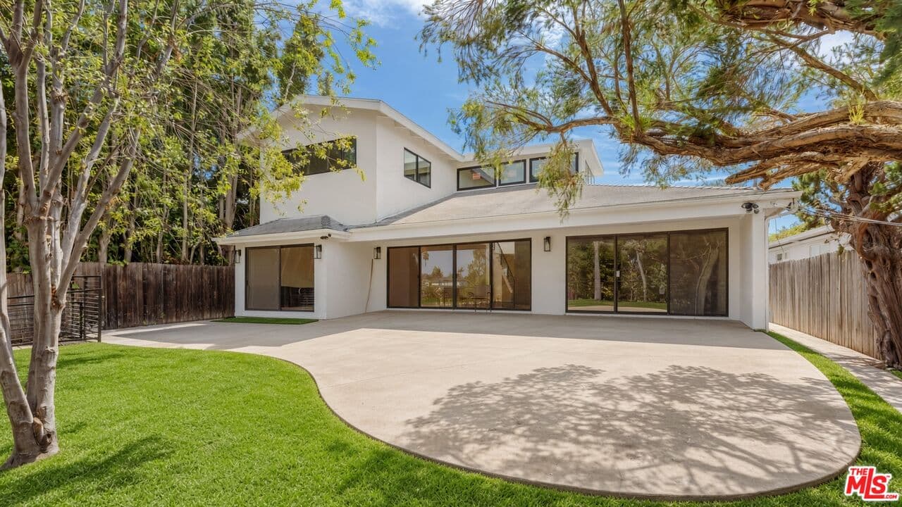 6 bd, 6 ba House in Los Angeles, CA — $19,950/mo — photo 2