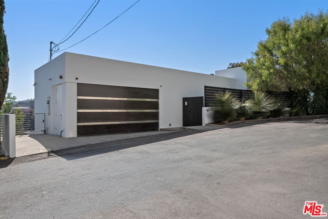 2 bd, 3 ba House in Los Angeles, CA — $13,495/mo — photo 1