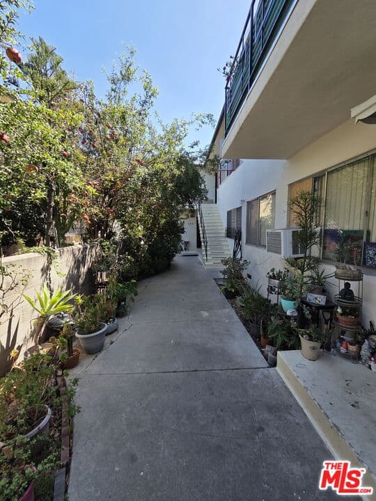 1BR Apartment in Los Angeles — $2,200/mo