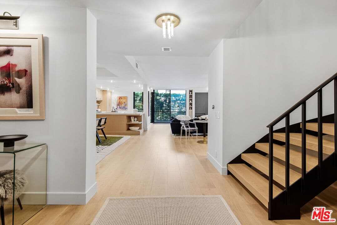 2 bd, 3 ba Condo in Beverly Hills, CA — $13,500/mo — photo 2