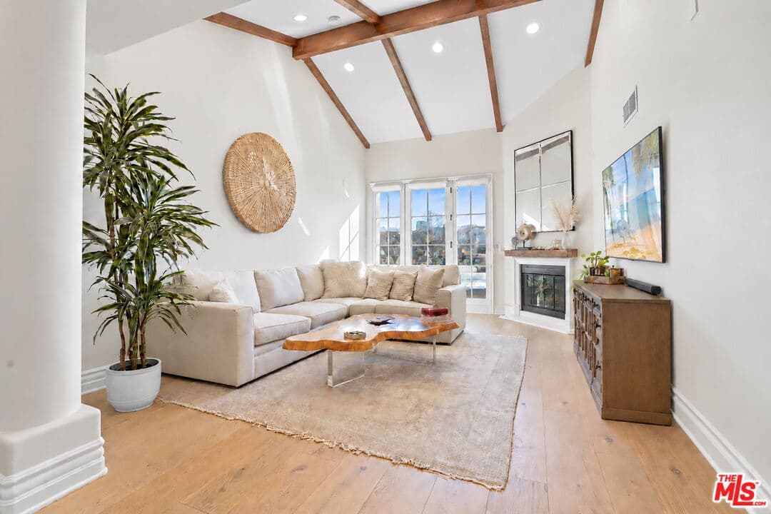 2BR Condo in Toluca Lake — $5,595/mo