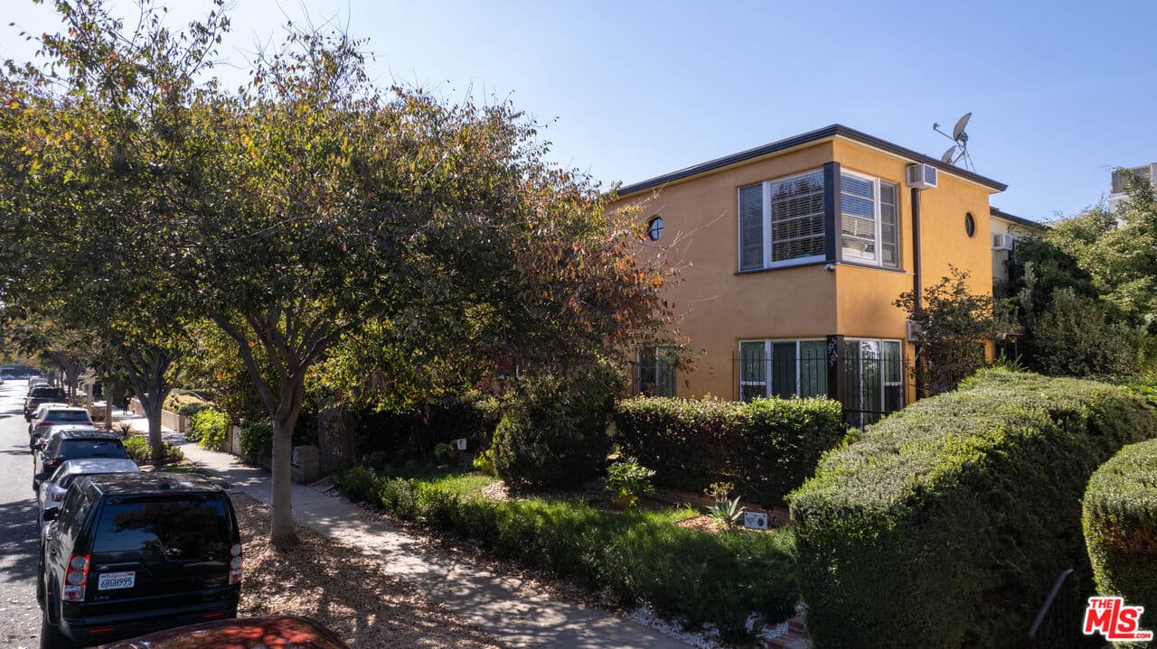 1 bd, 1 ba Apartment in Beverly Hills, CA — $3,695/mo — photo 1