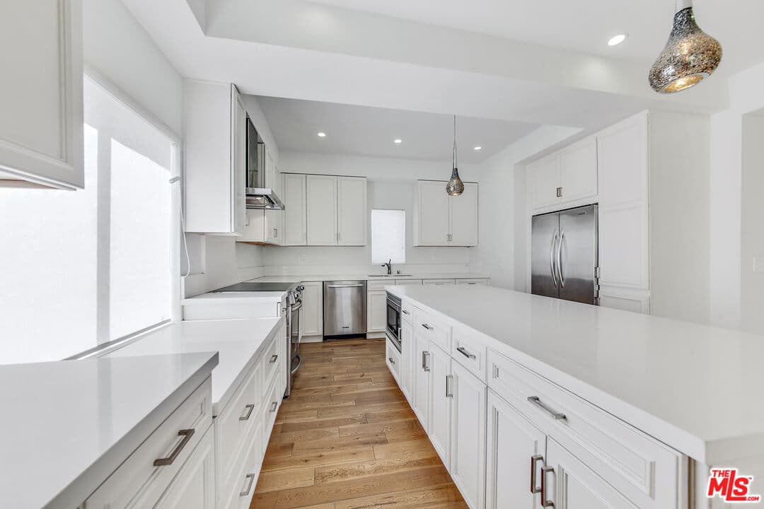 3 bd, 4 ba Apartment in Beverly Hills, CA — $8,000/mo — photo 2