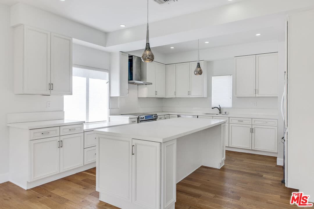 3 bd, 4 ba Apartment in Beverly Hills, CA — $8,000/mo — photo 1