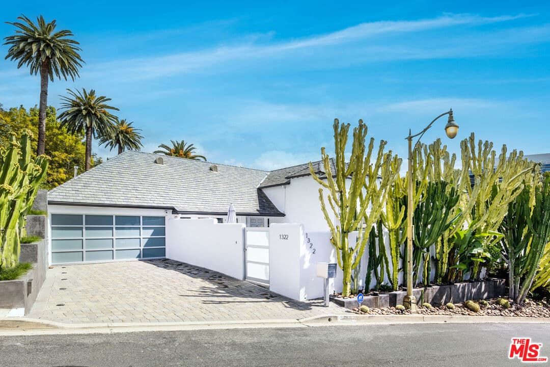 4 bd, 5 ba House in Los Angeles, CA — $16,500/mo — photo 2