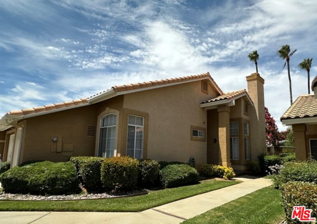 2 bd, 2 ba Condo in Banning, CA — $2,400/mo — photo 2