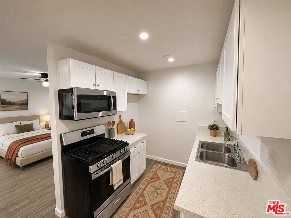 Studio, 1 ba Apartment in Los Angeles, CA — $1,495/mo — photo 2