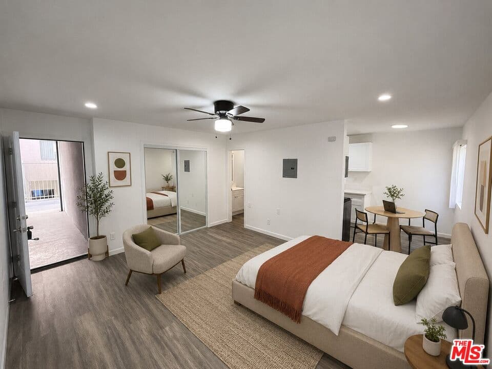 Studio, 1 ba Apartment in Los Angeles, CA — $1,495/mo — photo 1