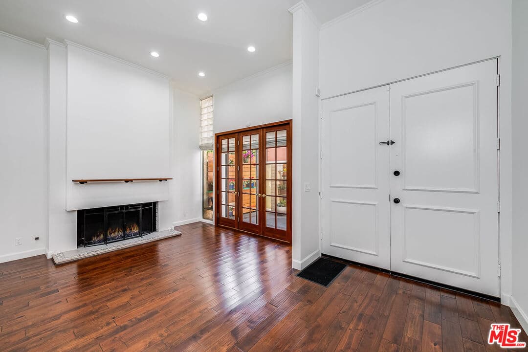 3 bd, 3 ba Condo in Beverly Hills, CA — $7,995/mo — photo 2