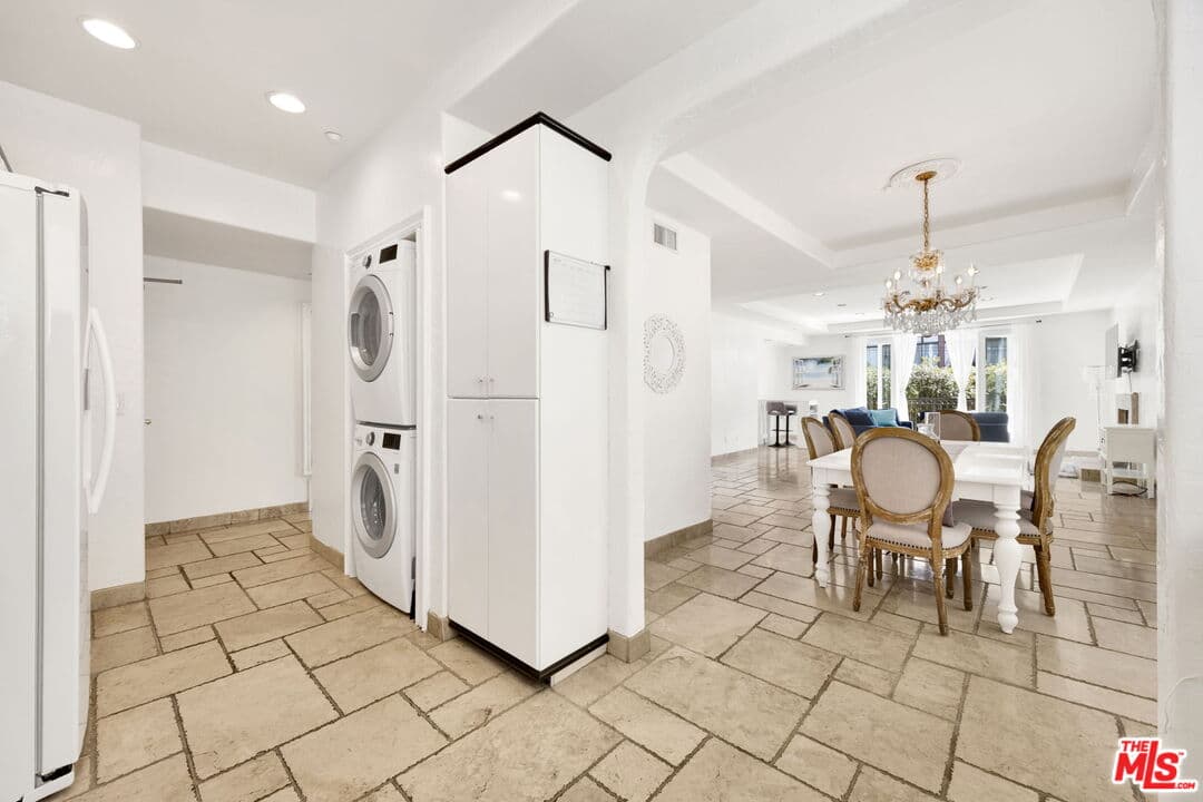 2 bd, 3 ba Condo in Los Angeles, CA — $5,500/mo — photo 2