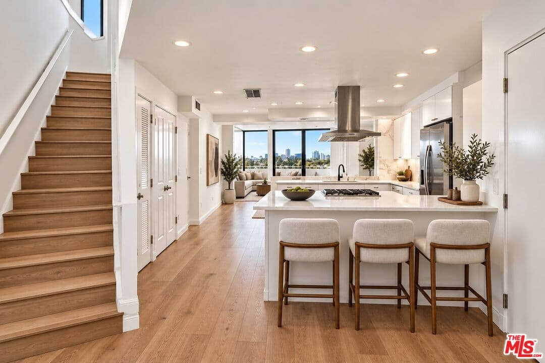 2 bd, 3 ba Condo in West Hollywood, CA — $6,920/mo — photo 2