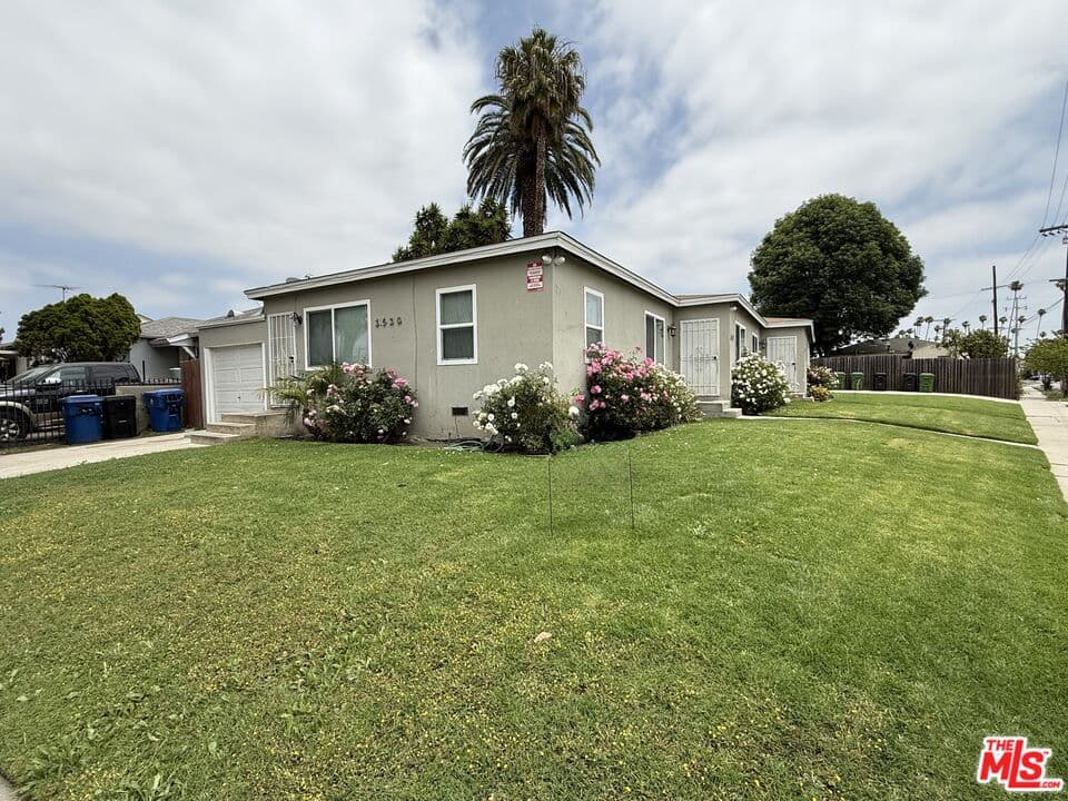 2BR Townhouse in Los Angeles β $2,500/mo