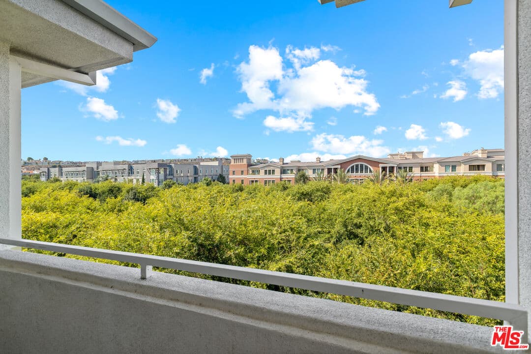1 bd, 2 ba Condo in Playa Vista, CA — $3,750/mo — photo 2