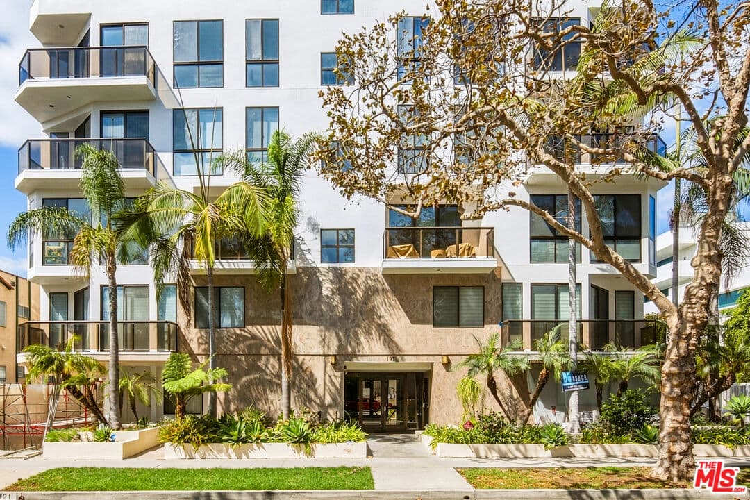 2 bd, 2 ba Condo in Beverly Hills, CA — $5,250/mo — photo 1