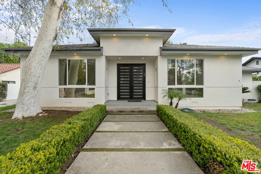 5 bd, 6 ba House in Los Angeles, CA — $15,995/mo — photo 2
