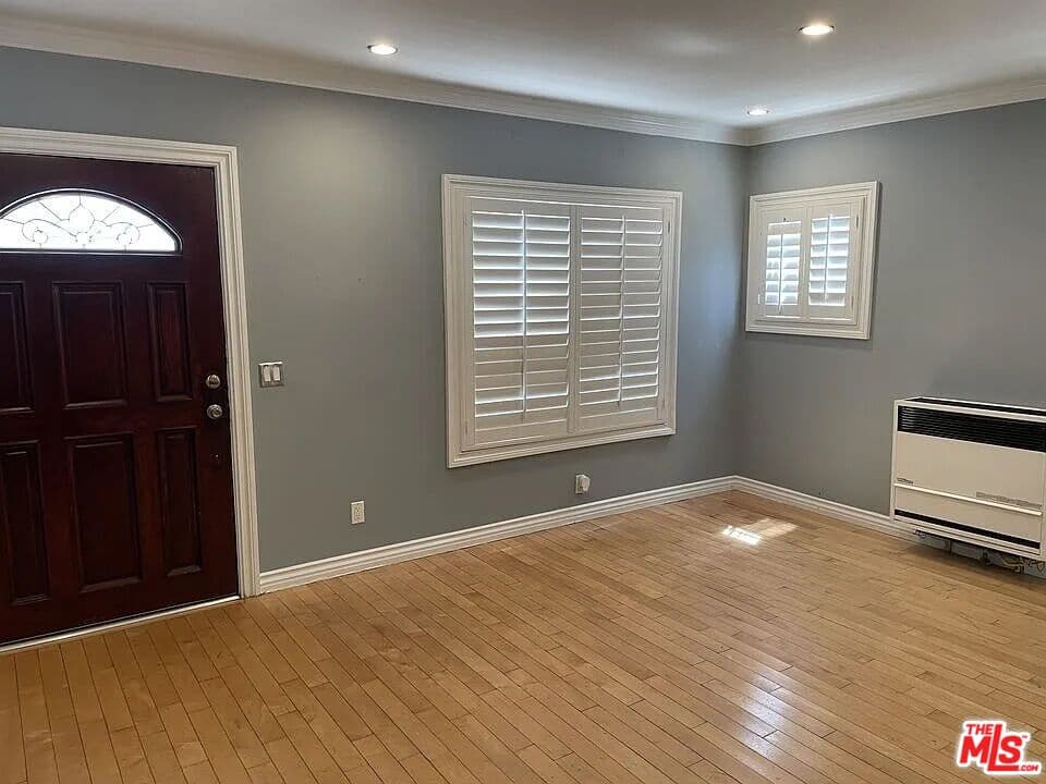 2 bd, 2 ba Townhouse in Los Angeles, CA — $2,695/mo — photo 2