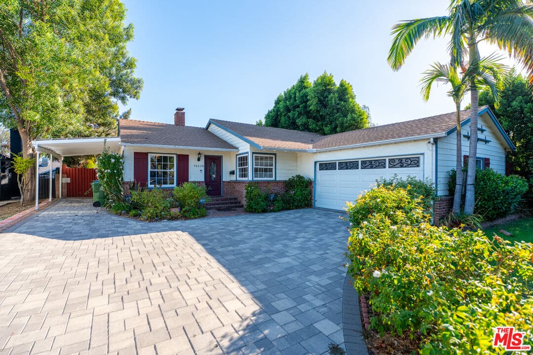 3 bd, 2 ba House in Van Nuys, CA — $4,800/mo — photo 2