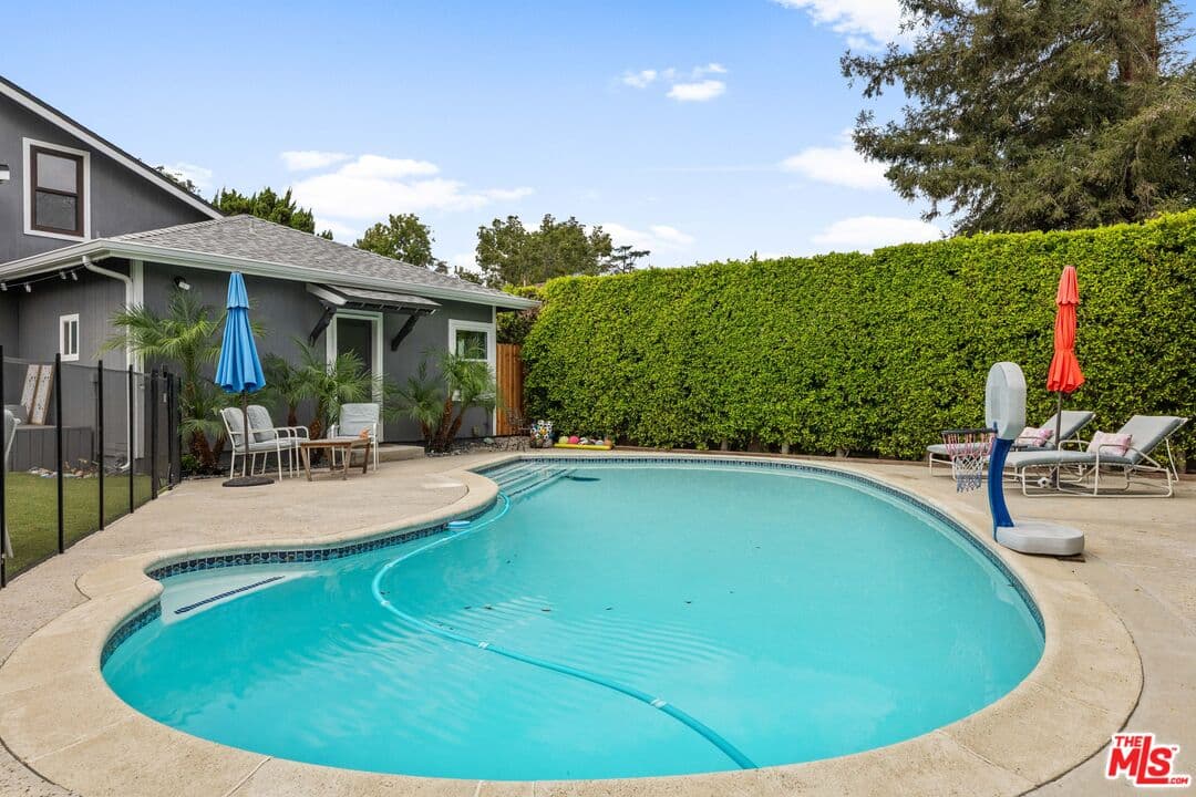 4 bd, 2 ba House in Burbank, CA — $10,000/mo — photo 1