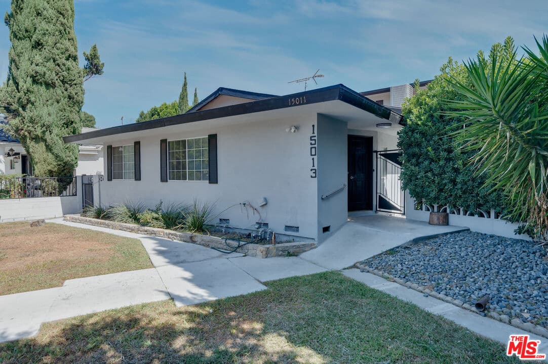 5 bd, 3 ba House in Los Angeles, CA — $6,180/mo — photo 2