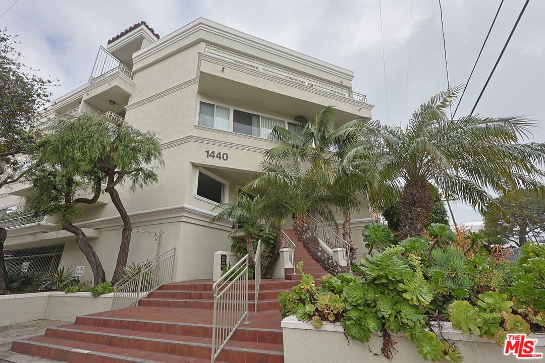 2 bd, 2 ba Condo in Santa Monica, CA — $4,290/mo — photo 1