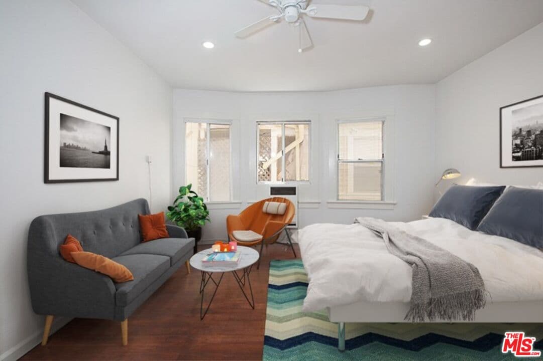 Studio, 1 ba Townhouse in Venice, CA — $2,031/mo — photo 1