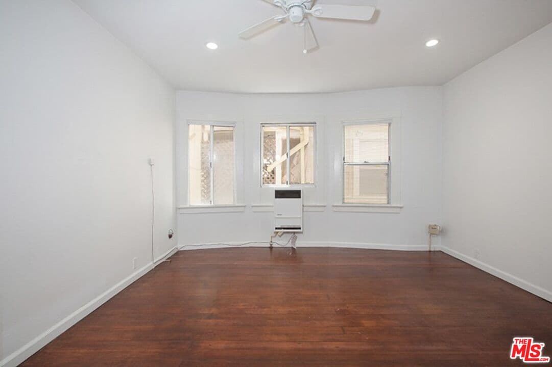 Studio, 1 ba Townhouse in Venice, CA — $2,031/mo — photo 2