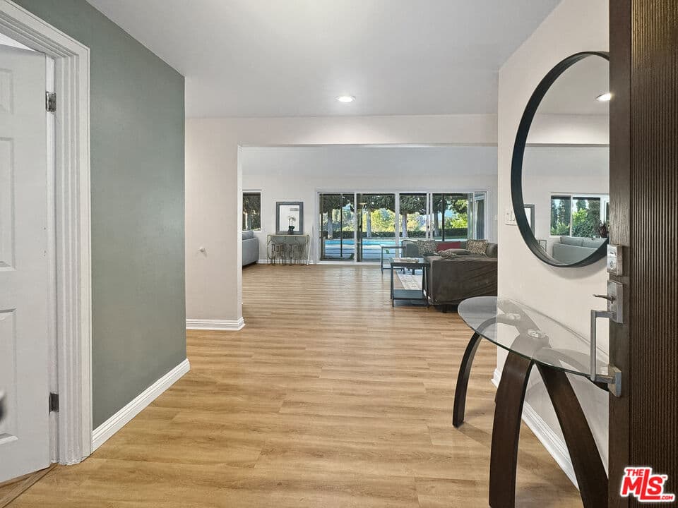 4 bd, 3 ba House in Los Angeles, CA — $10,900/mo — photo 2