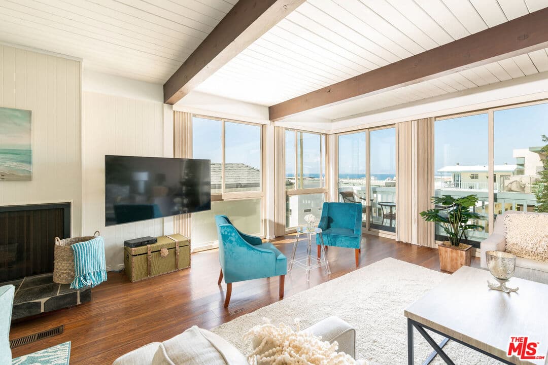 4 bd, 4 ba House in Hermosa Beach, CA — $11,800/mo — photo 2