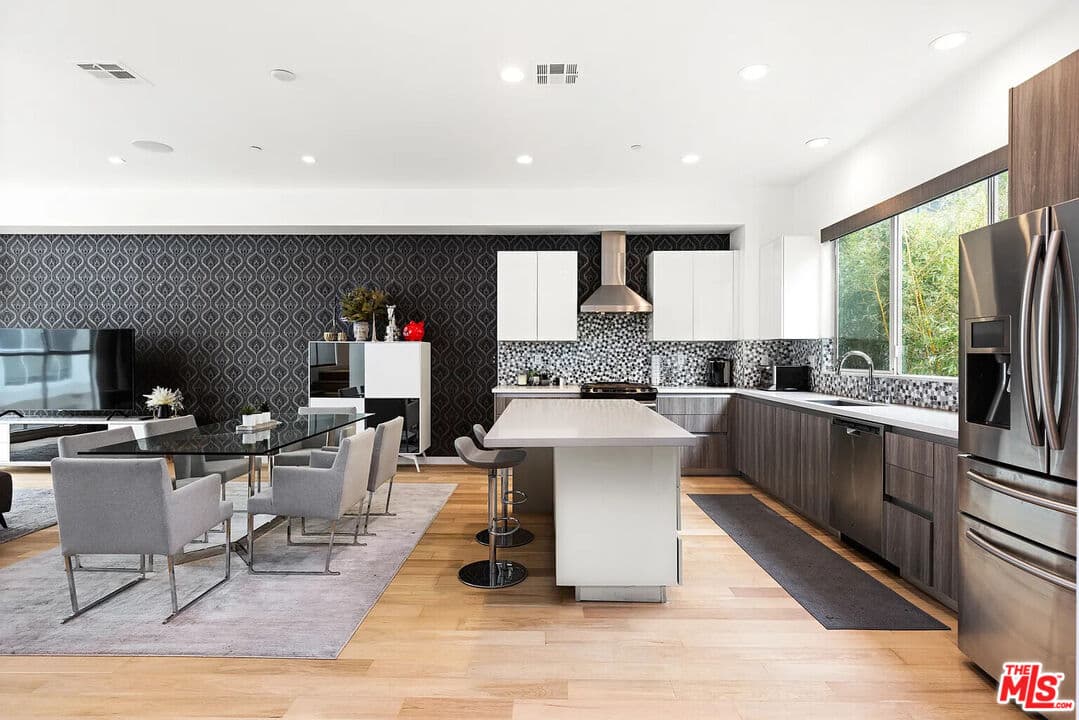 3 bd, 4 ba Townhouse in Los Angeles, CA — $12,000/mo — photo 2