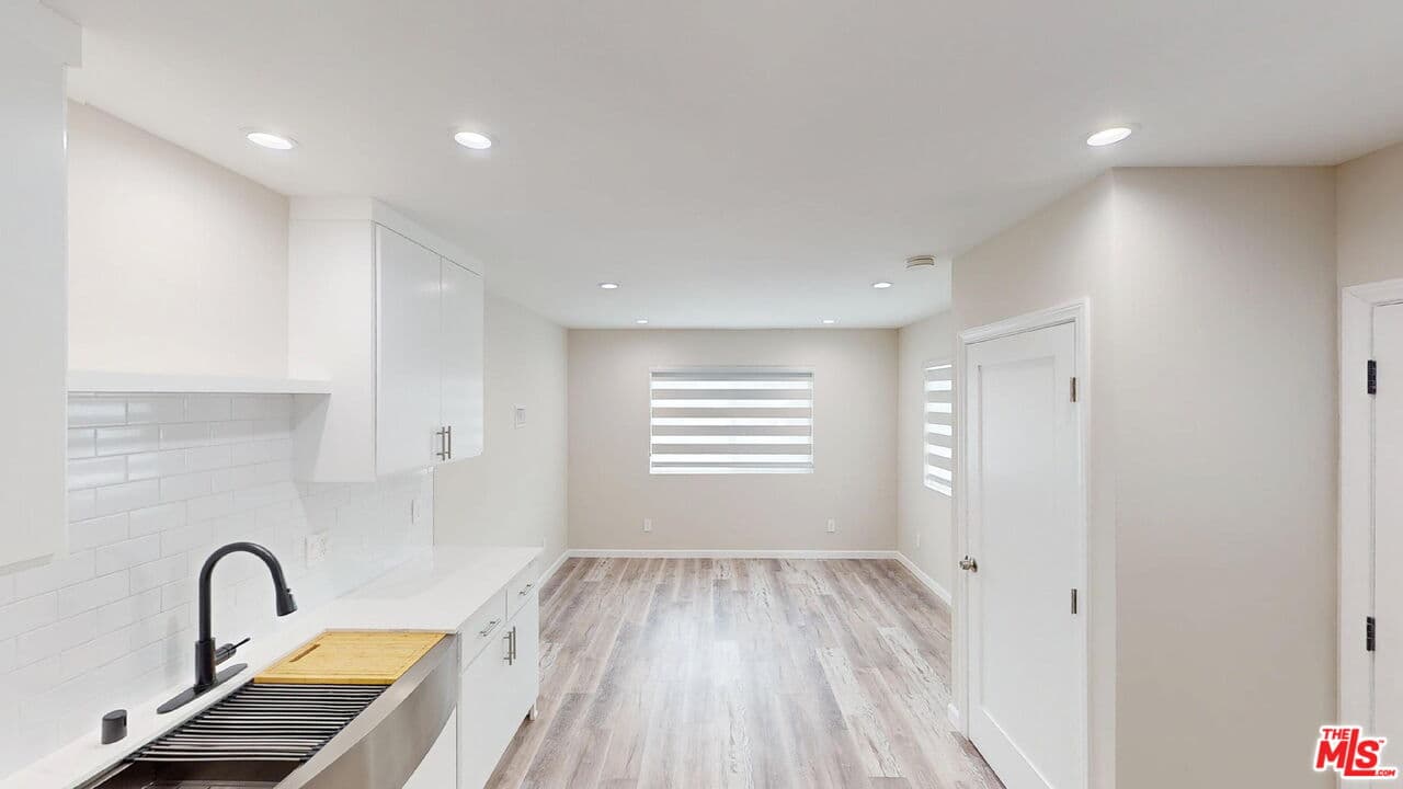 1 bd, 1 ba Townhouse in Los Angeles, CA — $2,300/mo — photo 2