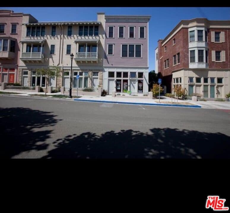 3BR Townhouse in Hercules — $3,900/mo