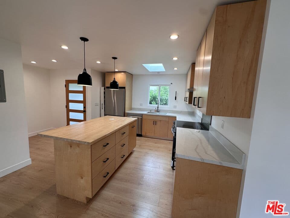 3 bd, 2 ba Townhouse in Culver City, CA — $5,995/mo — photo 1