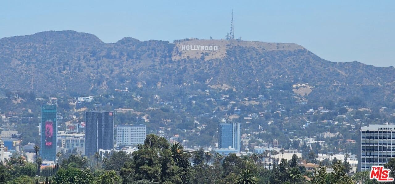 2 bd, 3 ba Condo in Los Angeles, CA — $6,500/mo — photo 2