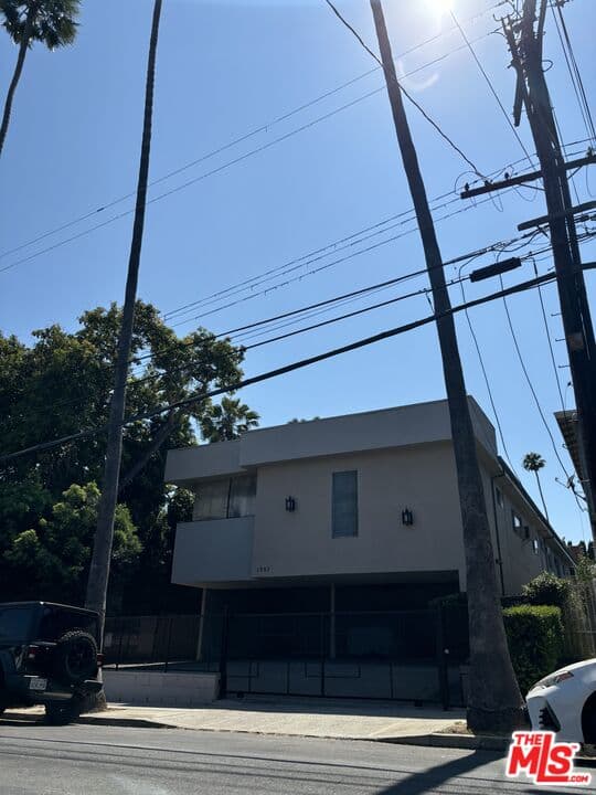 2 bd, 2 ba Apartment in Los Angeles, CA — $3,000/mo — photo 1