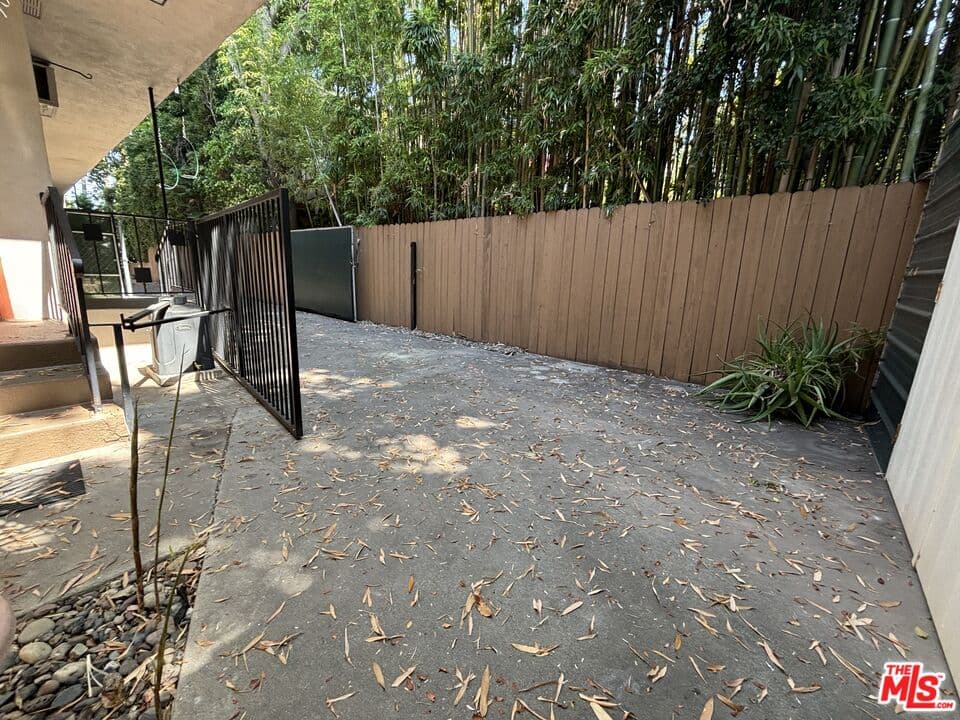 2 bd, 2 ba Apartment in Los Angeles, CA — $3,000/mo — photo 2