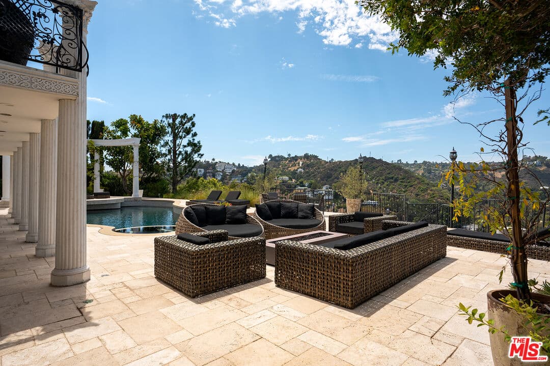 6 bd, 5 ba Townhouse in Los Angeles, CA — $25,000/mo — photo 2