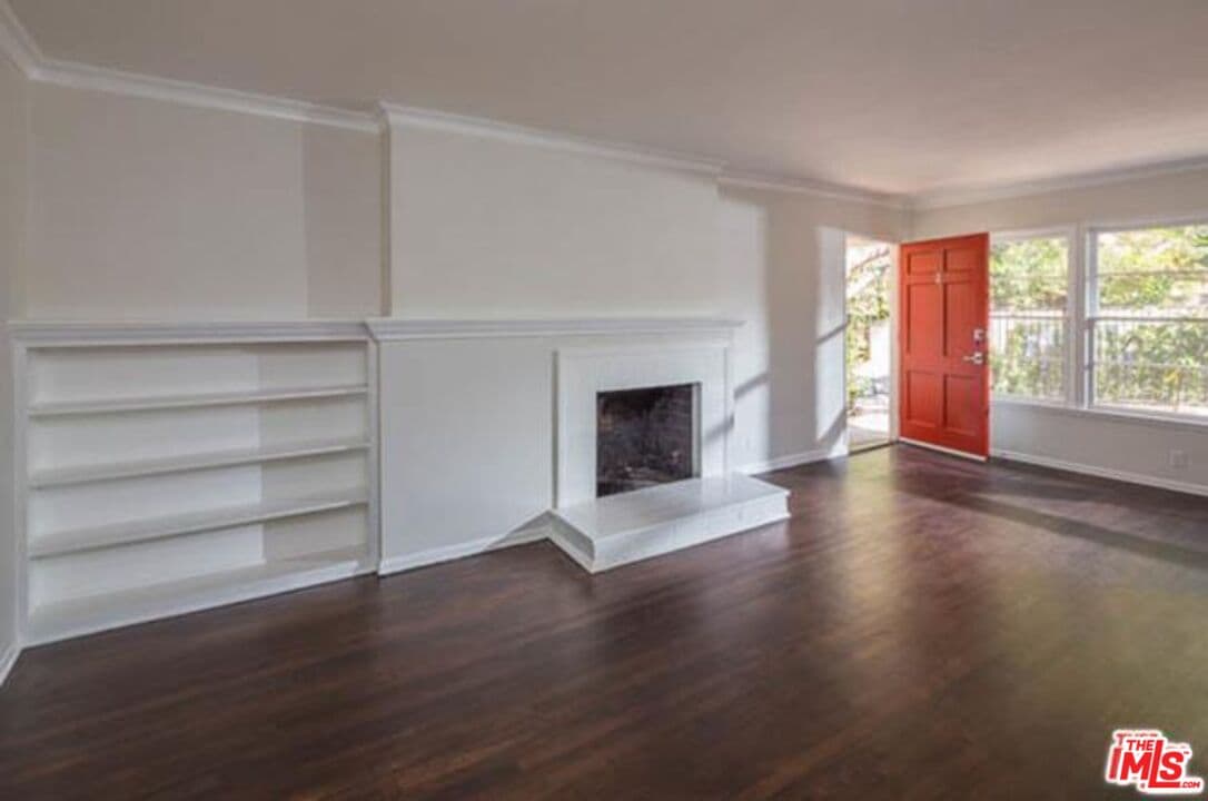 2 bd, 1 ba Townhouse in Los Angeles, CA — $4,950/mo — photo 1