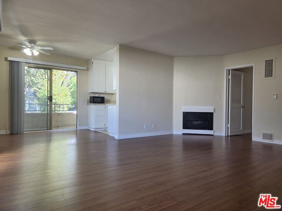 2 bd, 2 ba Apartment in Santa Monica, CA — $3,995/mo — photo 1
