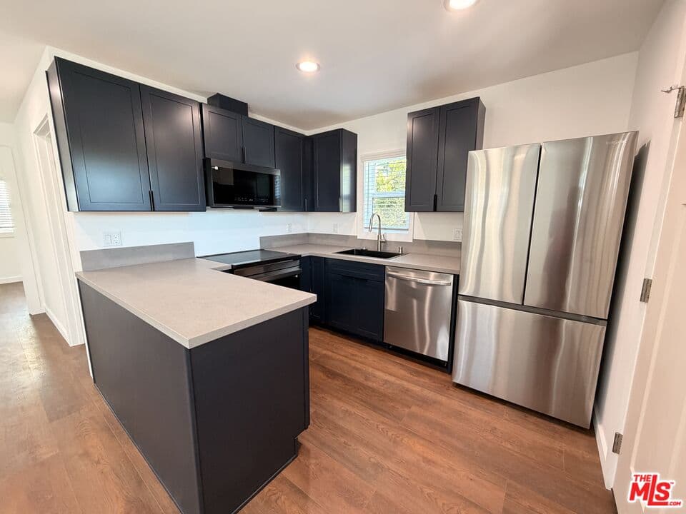 2 bd, 1 ba Apartment in Los Angeles, CA — $3,500/mo — photo 2