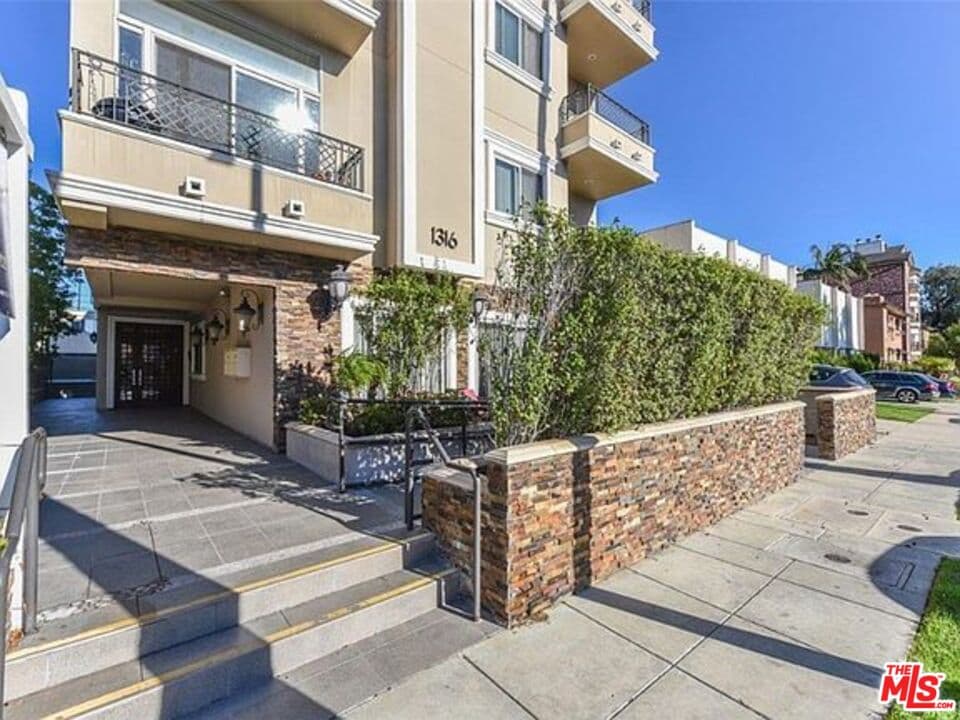 3BR Condo in Los Angeles β $5,290/mo