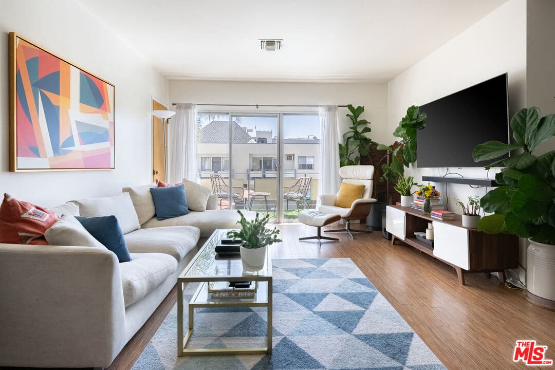 2 bd, 2 ba Condo in West Hollywood, CA — $3,500/mo — photo 1